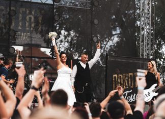 Die Rocker-Braut spendet ihr Kleid für einen wohltätigen Zweck