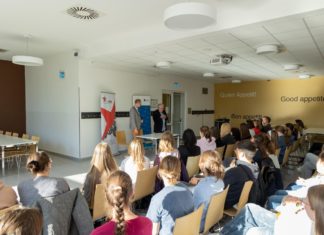 Audi Hungaria Deutsche Schule Győr – Gedenken an den 23. Oktober 1956