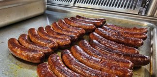 Königliche Würste und Volksbräuche treffen sich in Fonyód