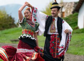 Der Tag des Ungarischen Nationaltanzensembles im Skanzen