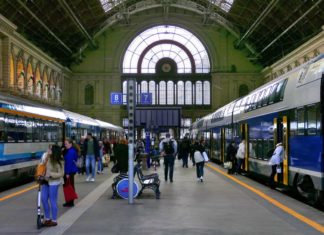Der Zugverkehr im Budapester Ostbahnhof läuft wieder an