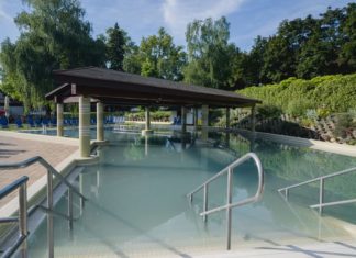 Thermalheilbecken im Heilgarten des Bades Zalakaros öffnet wieder