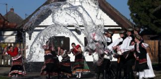 Matyó-Ostern in Mezőkövesd: Wenn selbst das rote Ei nicht immer rot ist