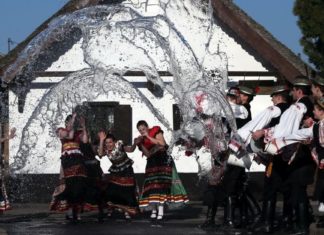 Matyó-Ostern in Mezőkövesd: Wenn selbst das rote Ei nicht immer rot ist