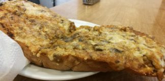 Überbackene Champignon-Sandwiches (nach Győrer Rezept)